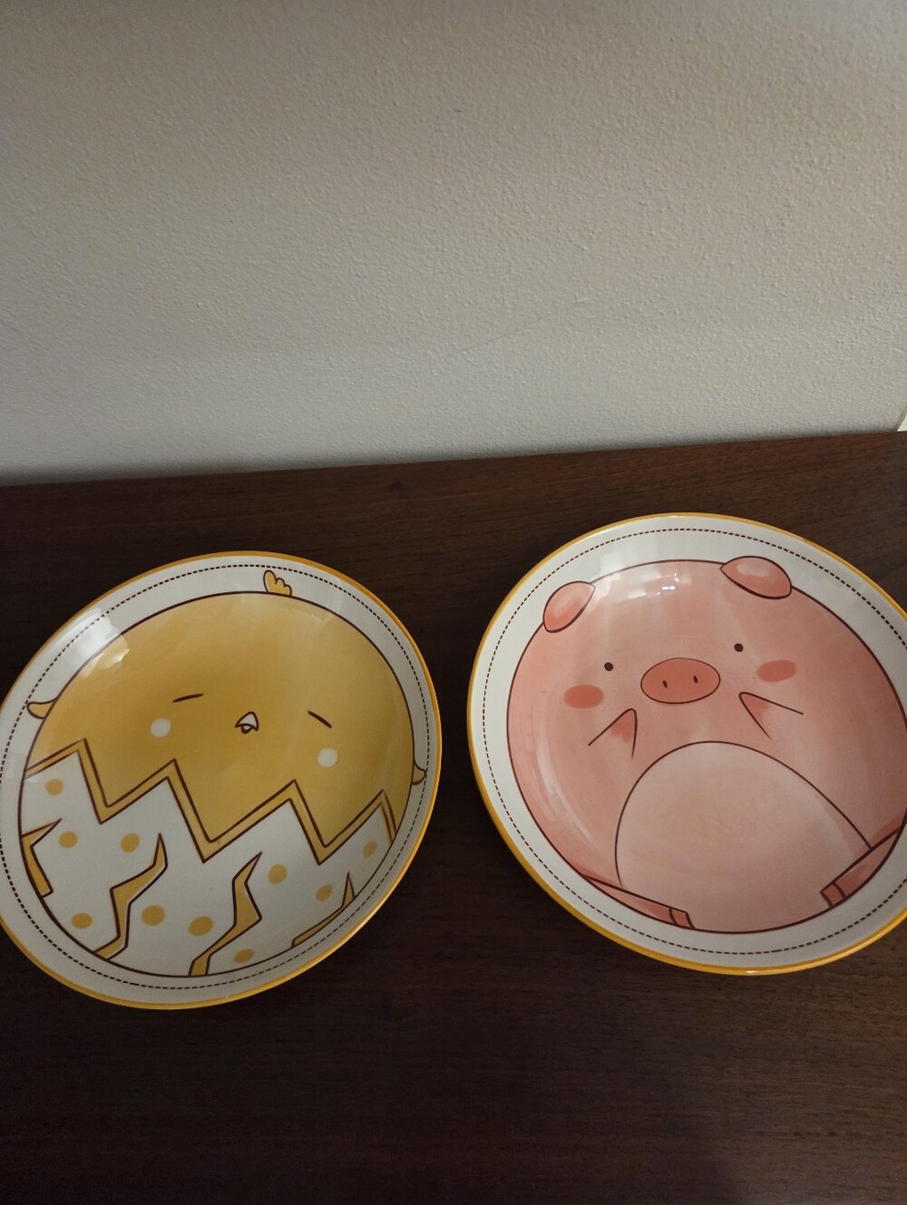 himsical Pig & Hatching Chick Ceramic Plates – Set of